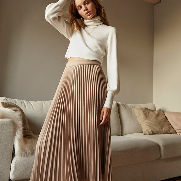 Sweaters - Aritzia Rebecca sweater